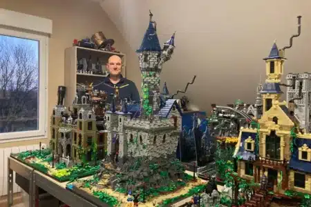 Il a gagné le concours Lego et sa création se vend désormais dans le monde entier : « j'ai pleuré quand je l'ai appris »