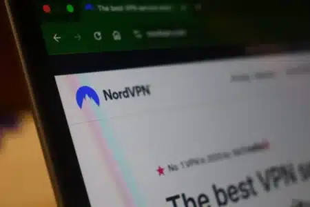 La justice espagnole a donné raison à NordVPN après son refus de bloquer des sites pirates IPTV : les ayants droit n'en reviennent pas