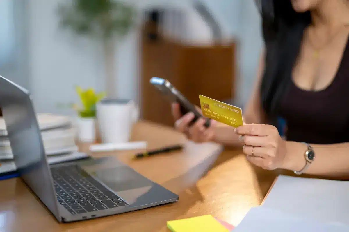 Adieu Visa et Mastercard : 130 millions d'Européens vont payer avec une carte 100 % souveraine dès 2026, et les banques américaines n'y peuvent rien