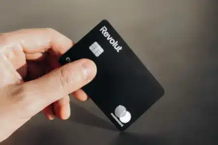 Revolut augmente ses tarifs Premium, Metal et Ultra : voici ce que les clients vont réellement payer en plus chaque mois