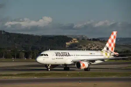 Mauvaise nouvelle pour les voyageurs ayant réservé chez Volotea : la compagnie ajoute un supplément carburant après l'achat du billet