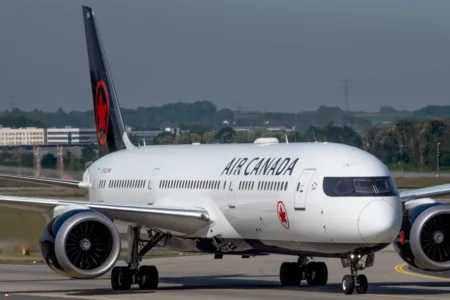 Un commandant de bord d'Air Canada a volé pendant 17 ans sans la licence requise : « la sécurité aérienne n'a pas été compromise »
