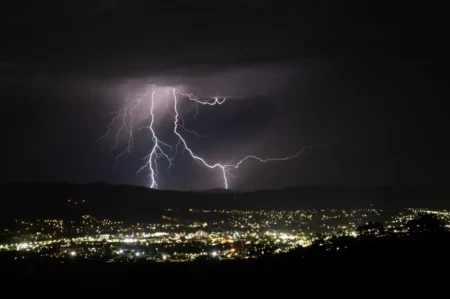 Alerte orage violent : une masse d'air chaud piégée au-dessus de la France déclenche un scénario rare