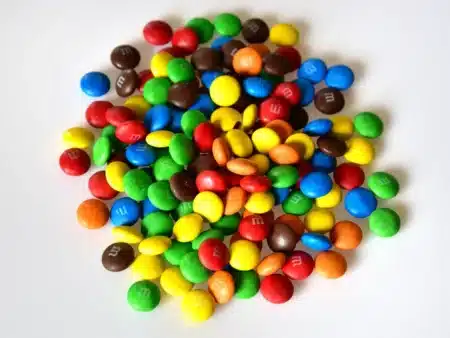 M&M's retire ses colorants artificiels et sacrifie deux couleurs que vous mangez depuis l'enfance