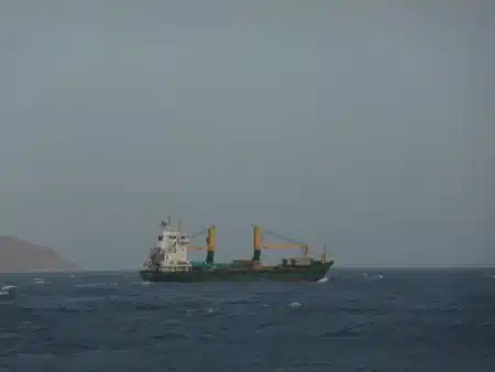 « Les commandants sont revenus à la carte et au compas » : comment la marine prévoit d'évacuer 11.000 marins du détroit d'Ormuz
