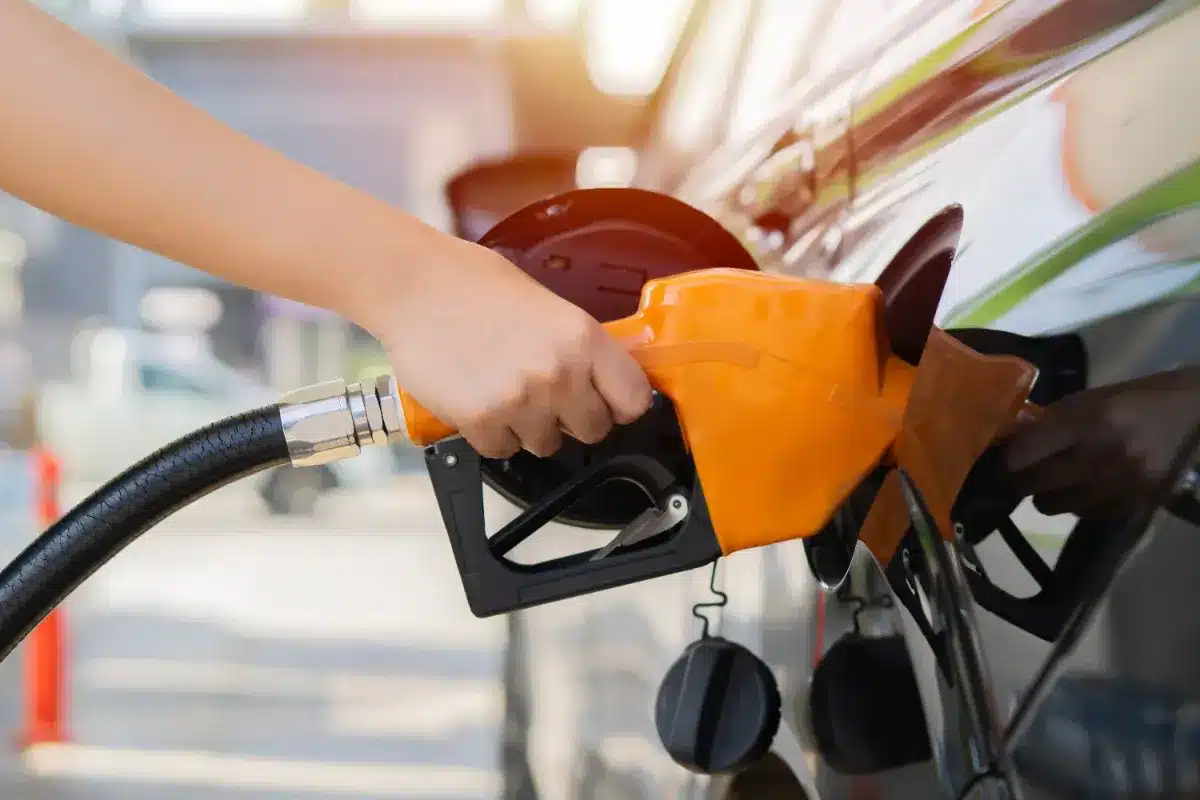 Carburants en France : baisse attendue, mais il faudra patienter quelques semaines