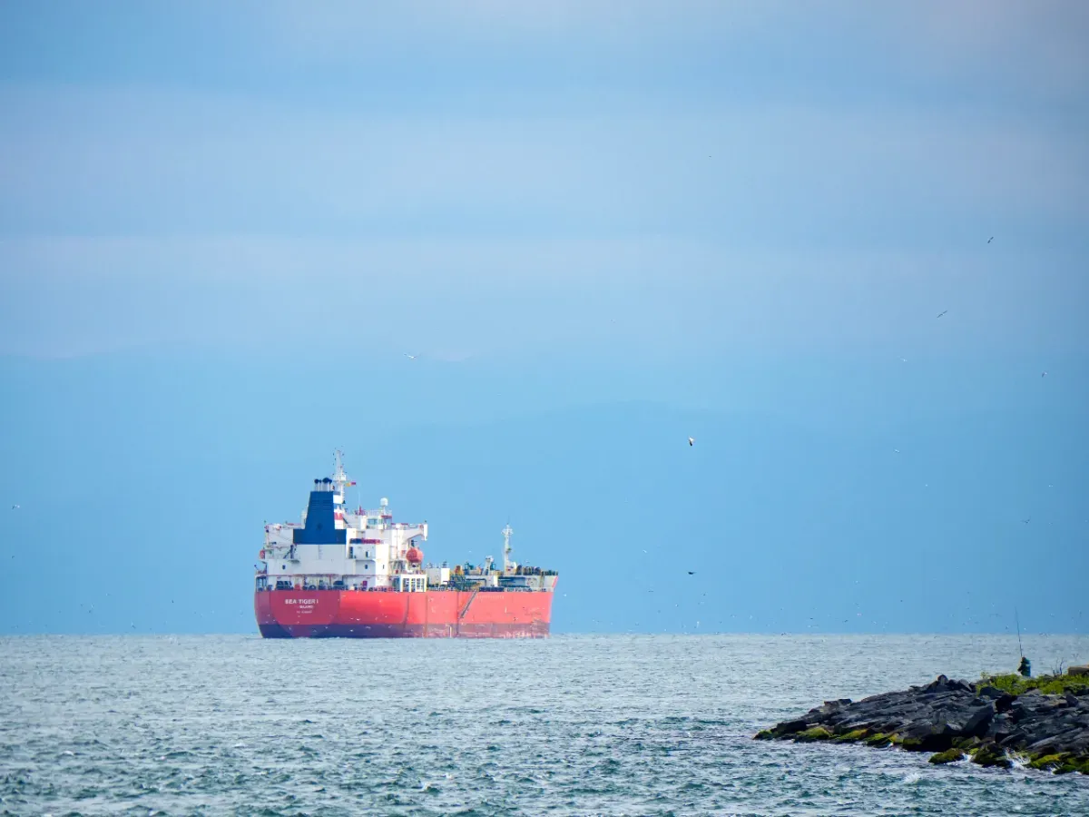 Deux pétroliers saoudiens font demi-tour en mer Rouge : le blocus houthi produit ses premiers effets concrets en moins de 24 heures