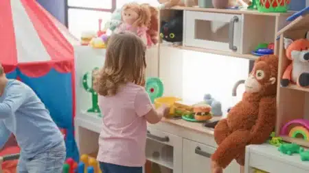 Bercy épingle un gros site de garde d'enfants : « des milliers de parents concernés », les contrôleurs appellent à la plus grande vigilance