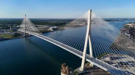 « C'est du taxage ! » : le Canada finance un pont frontalier et les Américains exigent leur part avant même l'ouverture