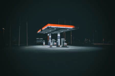 totalenergies-face-a-ses-profits-la-strategie-du-plafonnement-des-prix-pour-seduire-les-francais