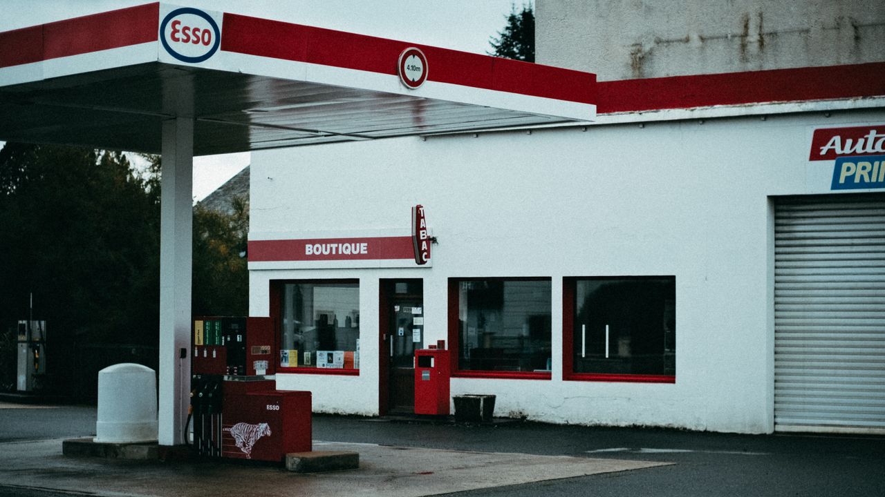 Plafonnement à 1,99€ : les 200 millions d'euros qui écrasent les petites stations