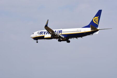 ryanair-perd-34-de-ses-profits-la-crise-du-moyen-orient-fragilise-les-portefeuilles-europeens