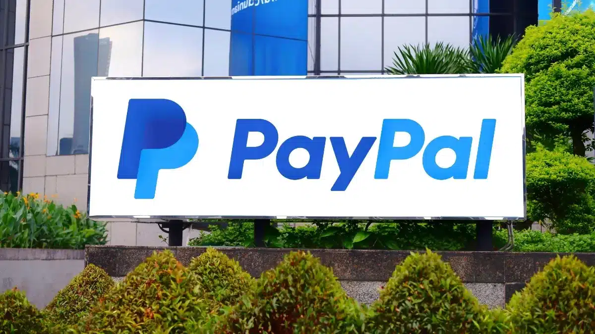 Stripe et Advent proposent plus de 53 milliards de dollars pour racheter PayPal : le secteur fintech retient son souffle
