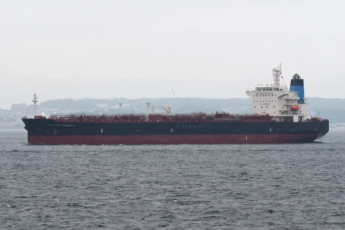 Intercepté par la marine française, ce pétrolier de la flotte fantôme russe coûte désormais un million d'euros à son propriétaire