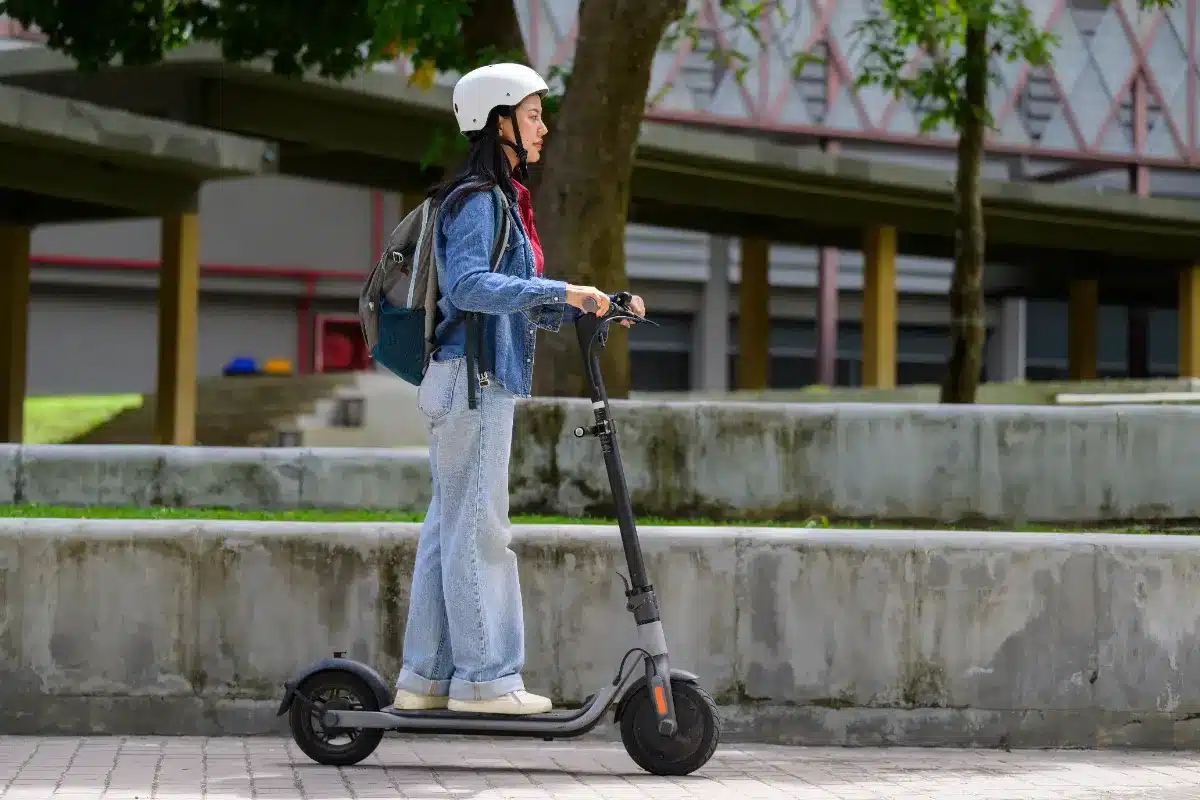 Casque obligatoire dès le 1er septembre : quels véhicules sont visés, quelles sanctions si mon casque n’est pas aux normes ?