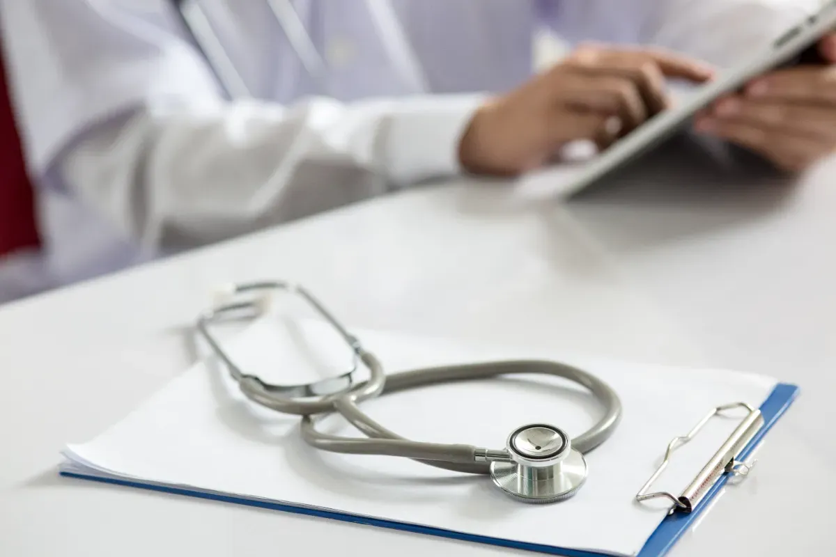 Ces médecins hospitaliers doivent rembourser jusqu'à 80 000 € de primes : « on nous reproche d'avoir accepté ce qu'on nous a donné »