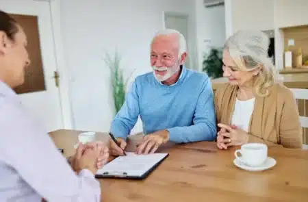 Droits de succession : un notaire révèle les 4 solutions que ses clients fortunés utilisent pour transmettre sans payer d'impôts