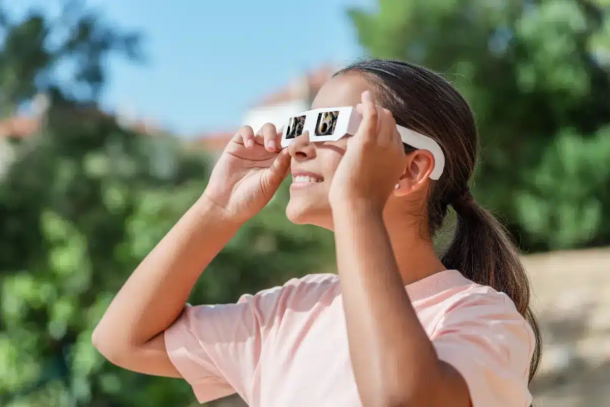 Eclipse : cette région a concentré plus de la moitié des brûlures rétiniennes en France, les ophtalmologues n'ont compris que trop tard pourquoi