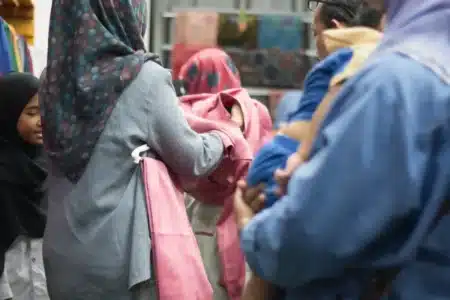 « Elles auront une amende » : Marine Le Pen confirme que les femmes voilées seront sanctionnées dans la rue, et 70% des Françaises approuvent l'idée