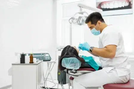 Mauvaise nouvelle pour les patients : les dentistes attaquent le décret sur le remboursement des soins devant le Conseil d'État