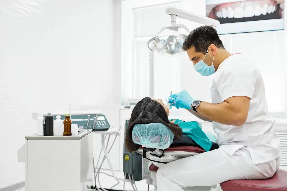 Mauvaise nouvelle pour les patients : les dentistes attaquent le décret sur le remboursement des soins devant le Conseil d'État
