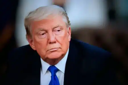 Truth Social a perdu 630 millions depuis janvier : la maison mère veut se renflouer en vendant les posts de Trump aux marchés financiers