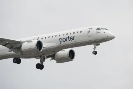 Un vol entier annulé à cause d'un seul enfant qui refusait sa ceinture : les 150 passagers ont dû descendre de l'avion