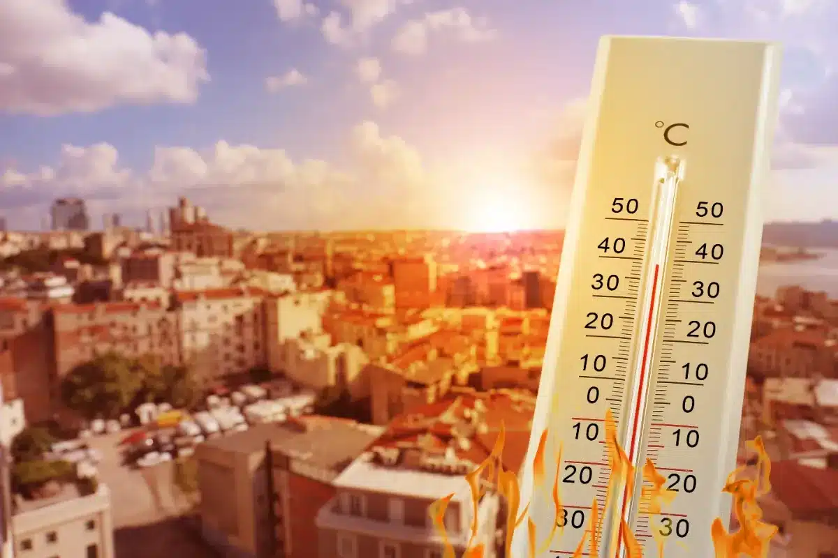 Vigilance orange canicule mardi : 21 départements du Centre et de l'Ouest basculent, portant le total à 43 alors que les températures dépassent les 40°C