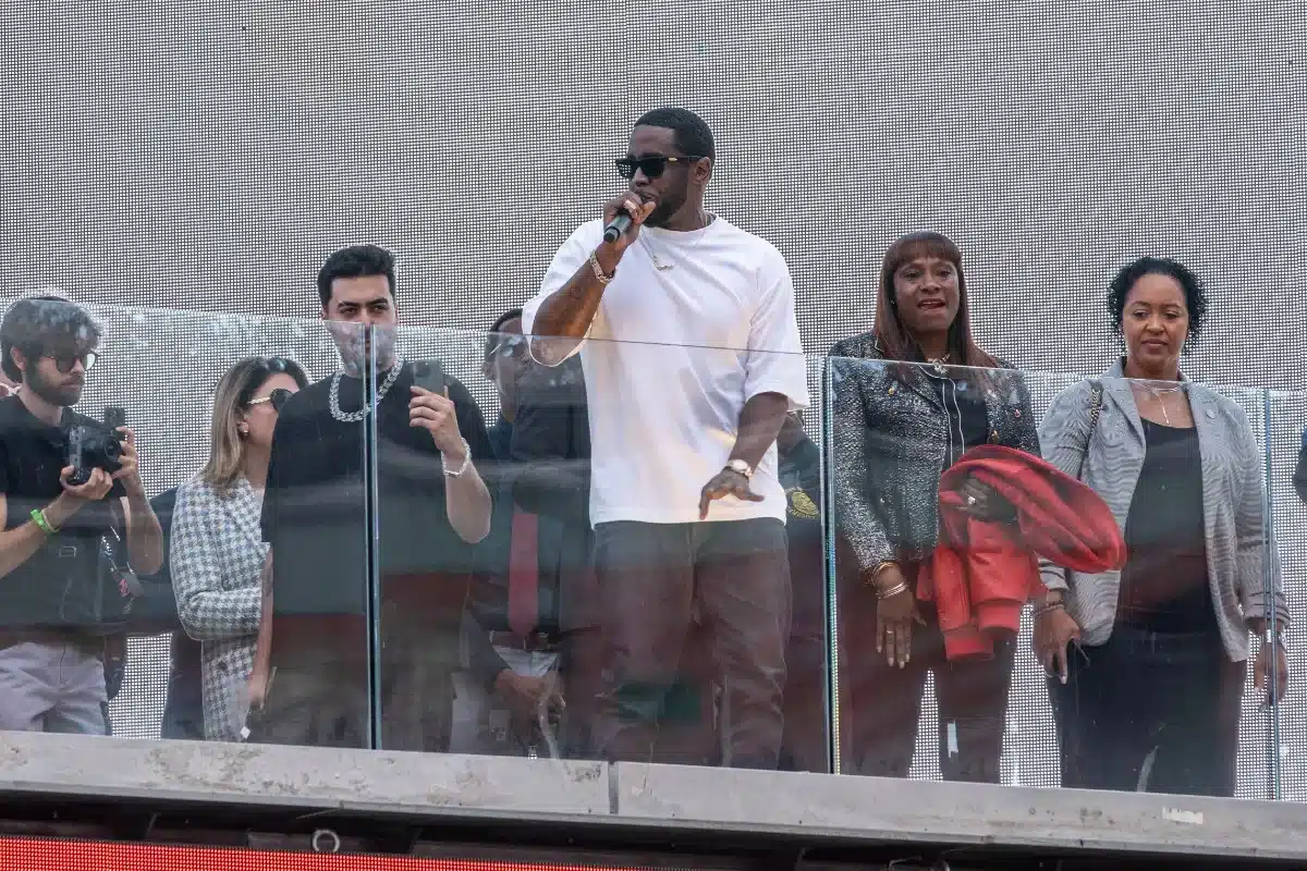 Les avocats de Sean ‘Diddy’ Combs dans son procès en diffamation à 100 millions de dollars veulent se retirer à cause de plusieurs mois d'honoraires impayés