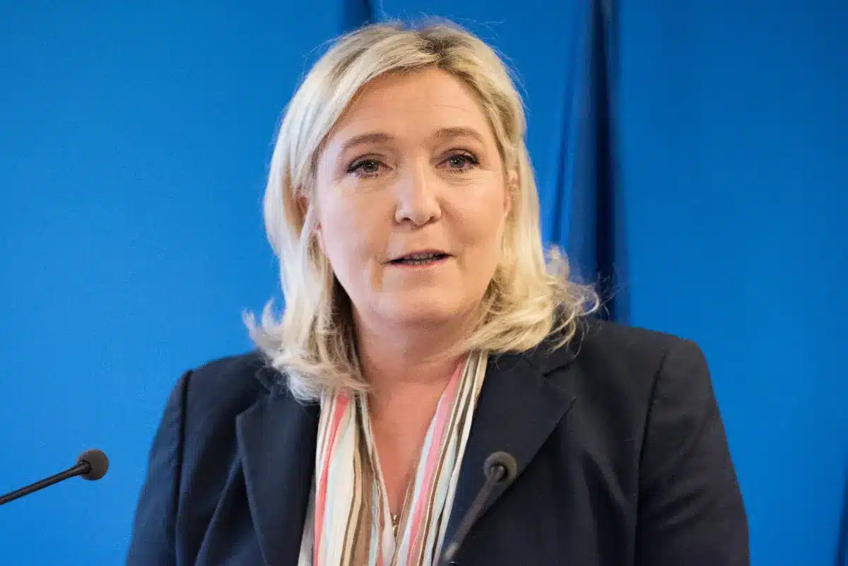 Pourquoi Marine Le Pen veut stopper net la hausse des taxes sur le tabac : ce que contient sa lettre ouverte aux 24 000 buralistes de France