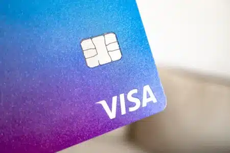 Revolut lance une première en France : une IA qui cherche un produit, compare les prix et paie à votre place sans que vous leviez le petit doigt
