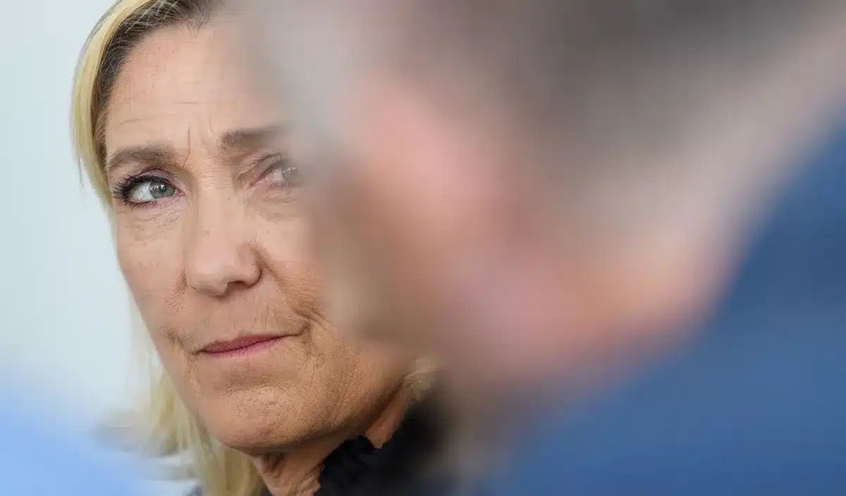 Présidentielle 2027 : Marine Le Pen en tête de tous les scénarios testés par un sondage Ipsos-BVA