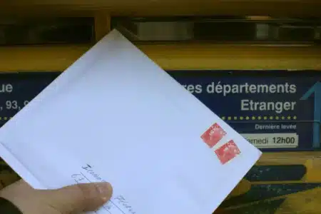 Ce courrier des impôts avec un QR code et 5 euros à payer ressemble tellement à une arnaque que beaucoup le jettent : grosse erreur