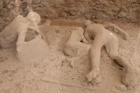 Cette femme de Pompéi avait une armoire pleine de bijoux et d'objets de beauté : les archéologues n'en reviennent pas de l'état de conservation