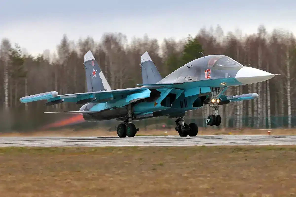 Conflit en Ukraine : Kiev attaque un aérodrome russe et atteint six bombardiers SU-34 avec un missile de croisière Long Neptune