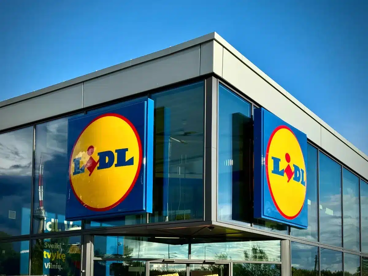 Fini l'ouverture à 8h30 : Lidl décale les horaires de tous ses magasins en France, et les employés racontent pourquoi ça change tout