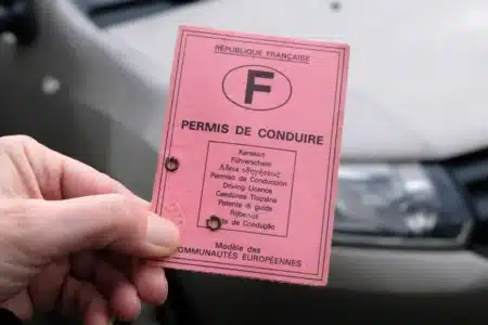 « Je pensais que mon permis rose était valable à vie » : des millions de conducteurs vont devoir le remplacer avant cette date butoir
