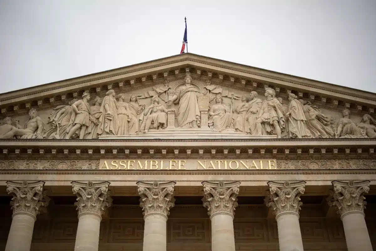 La CSG progressive devait augmenter le salaire de 21 millions de travailleurs : le PS découvre que sa mesure phare ne passera pas la commission