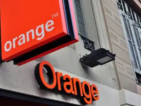 « On m'a raccroché trois fois au nez » : la méthode qui force Orange à rembourser les 10 heures de panne réseau