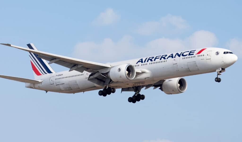 Urgence médicale en plein vol : un Boeing 777 d’Air France dérouté vers Dublin à 800 km de Paris